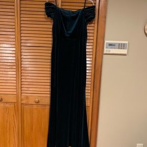 Emerald green mermaid style velvet dress